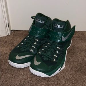 Nike Lebron Soldier VIII